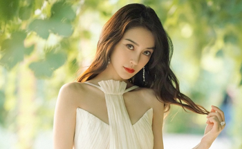 Angela baby tham gia phần công khai cùng nhóm anh chàng Nhật