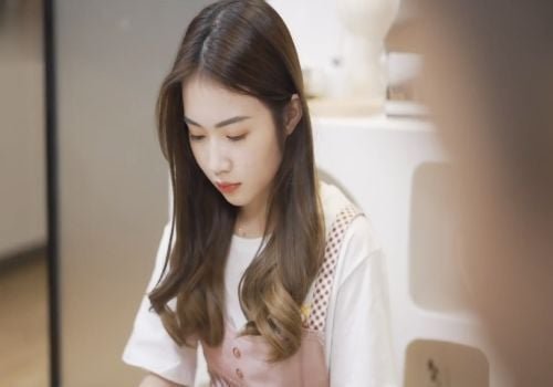 Cha dượng làm tình với con gái xinh đẹp