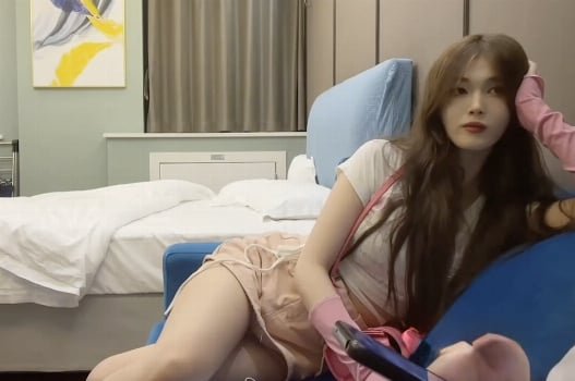 Tập hợp cô gái để tham gia vào hoạt động tình dục nhóm