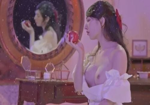 Nàng Bạch Tuyết chịch nhau cực phê